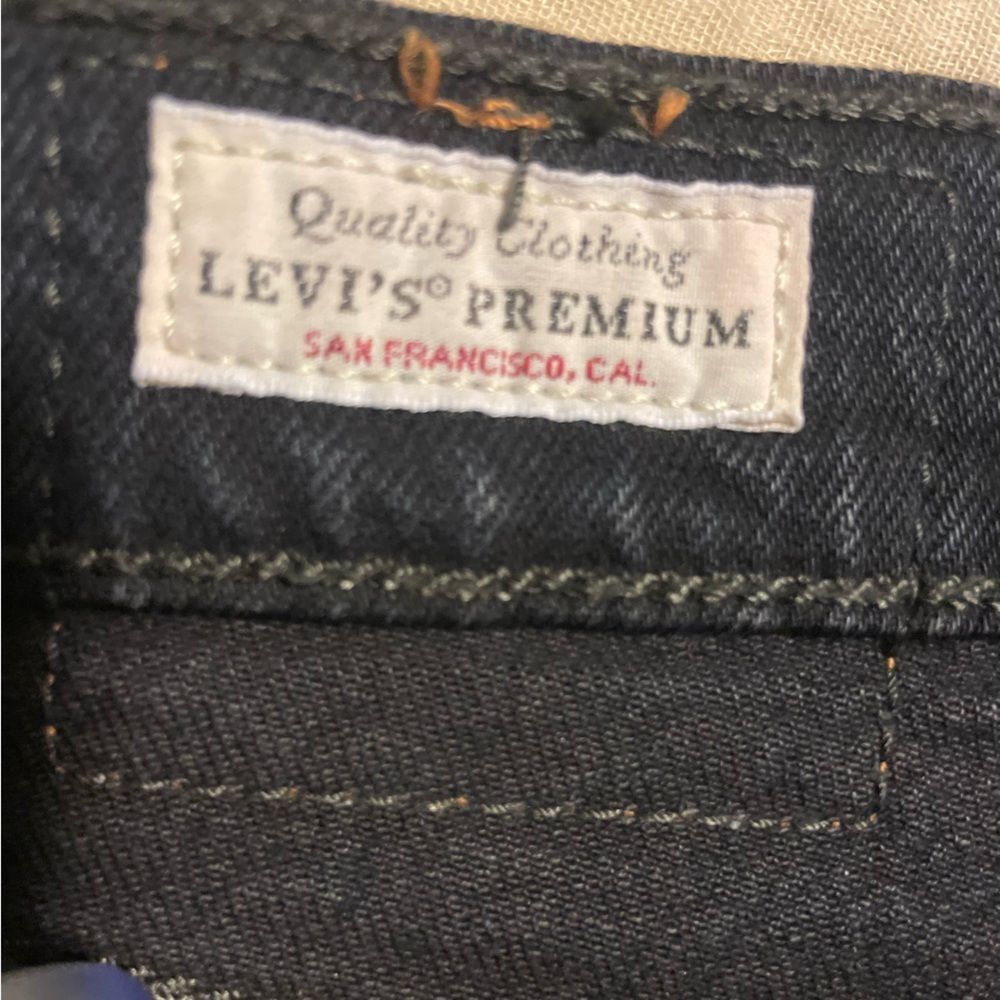 Levi's Premium Women's Black Straight Leg Jeans Size 0 - Picture 4 of 5